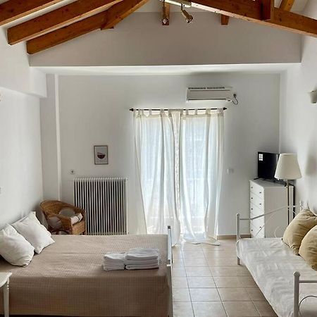كالاماتا Studio Stay White Room المظهر الخارجي الصورة