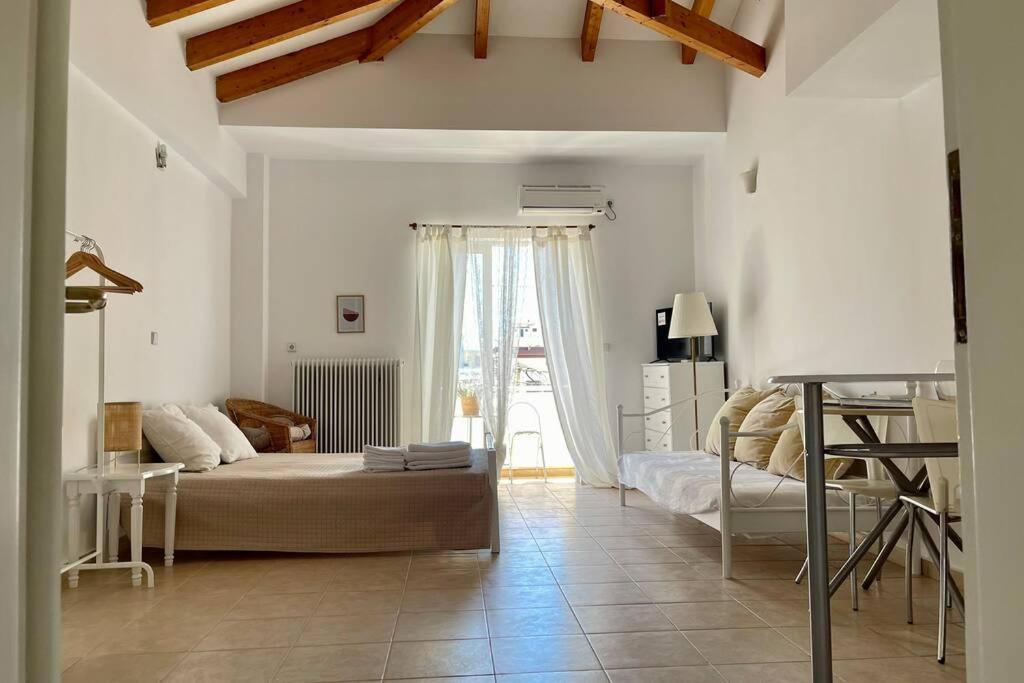 كالاماتا Studio Stay White Room المظهر الخارجي الصورة
